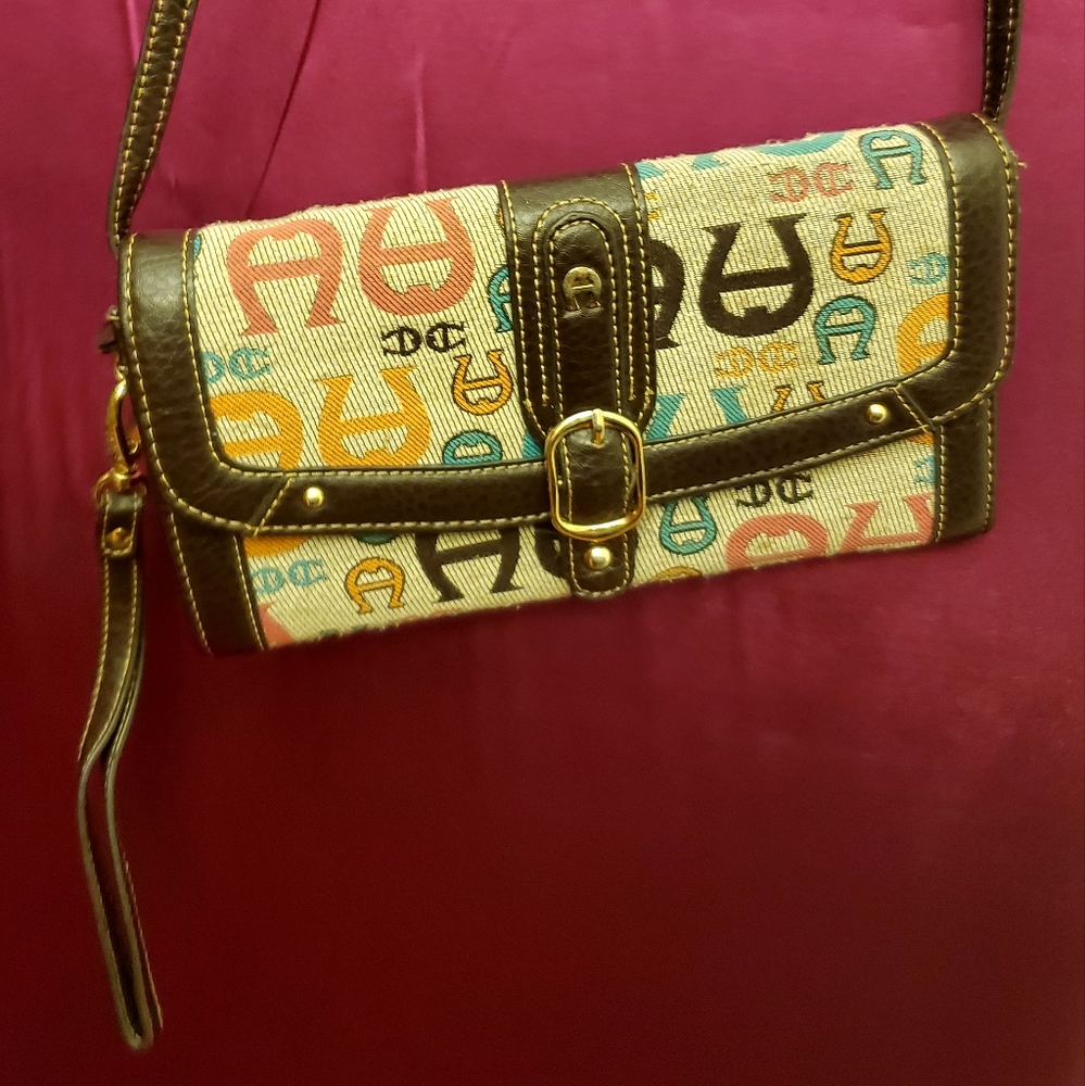 Etienne Aigner Signature Logo Vintage purse